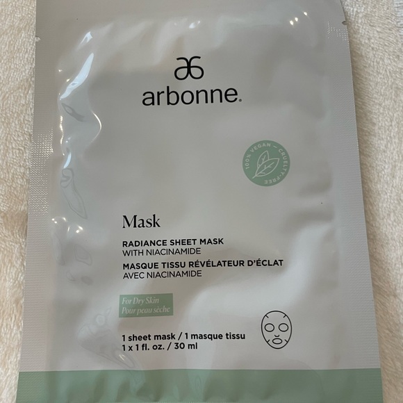 Radiance Sheet Mask with Niacinamide New 3 of them - Picture 6 of 6